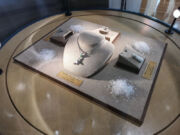 ヒスイジュエリーの展示